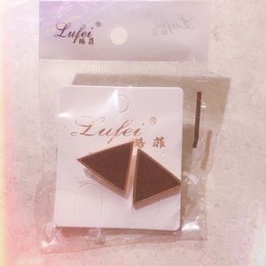 “I’m the boss” earrings